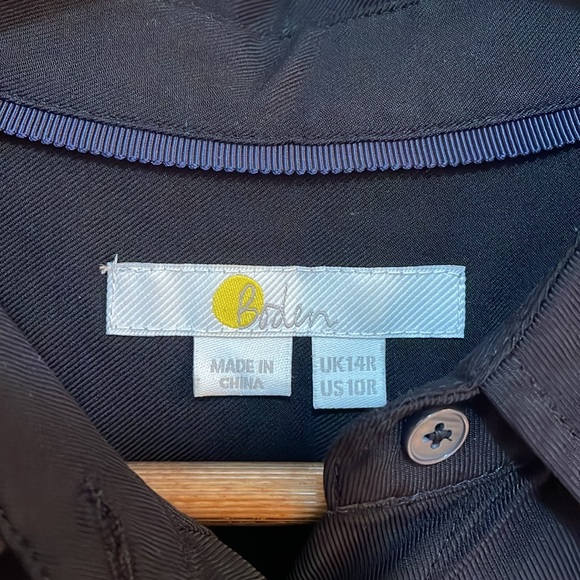 Boden Longline Pocket Detail Shirt in Black - Picture 4 of 4